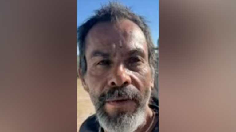 Texas mounted patrol caught on camera capturing illegal immigrant hiding in ranch brush near southern border Texas mounted patrol caught on camera capturing illegal immigrant hiding in ranch brush near southern border